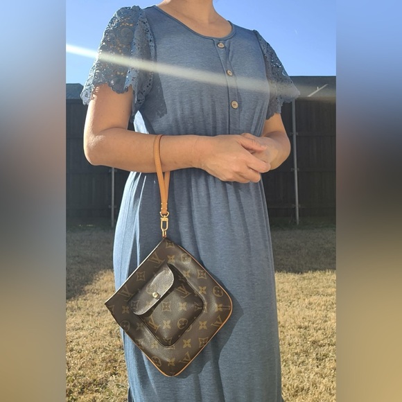 Louis Vuitton Monogram Partition Clutch/Wrislet Bag - Picture 2 of 16